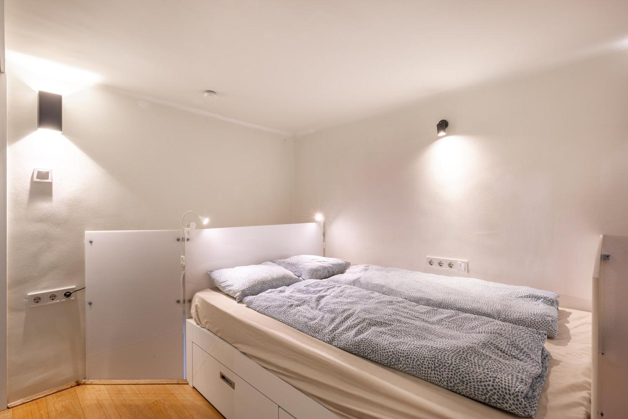 B21 Bajcsy Apartment